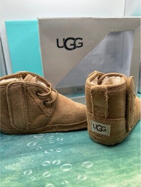 Uggs Baby Neumel Suede Boots Sz 4/5 (12-18 mos) with Seam Repair NWB